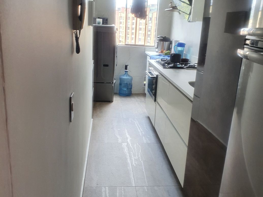 Apartamento de 3 alcobas en venta en La Esperanza Norte, Bogotá, 97 m² · foto 3 de 6