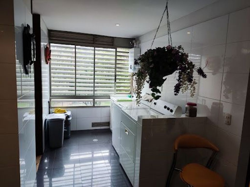 Apartamento de 4 alcobas en venta en Santa Bibiana, Bogotá, 243 m² · foto 4 de 20