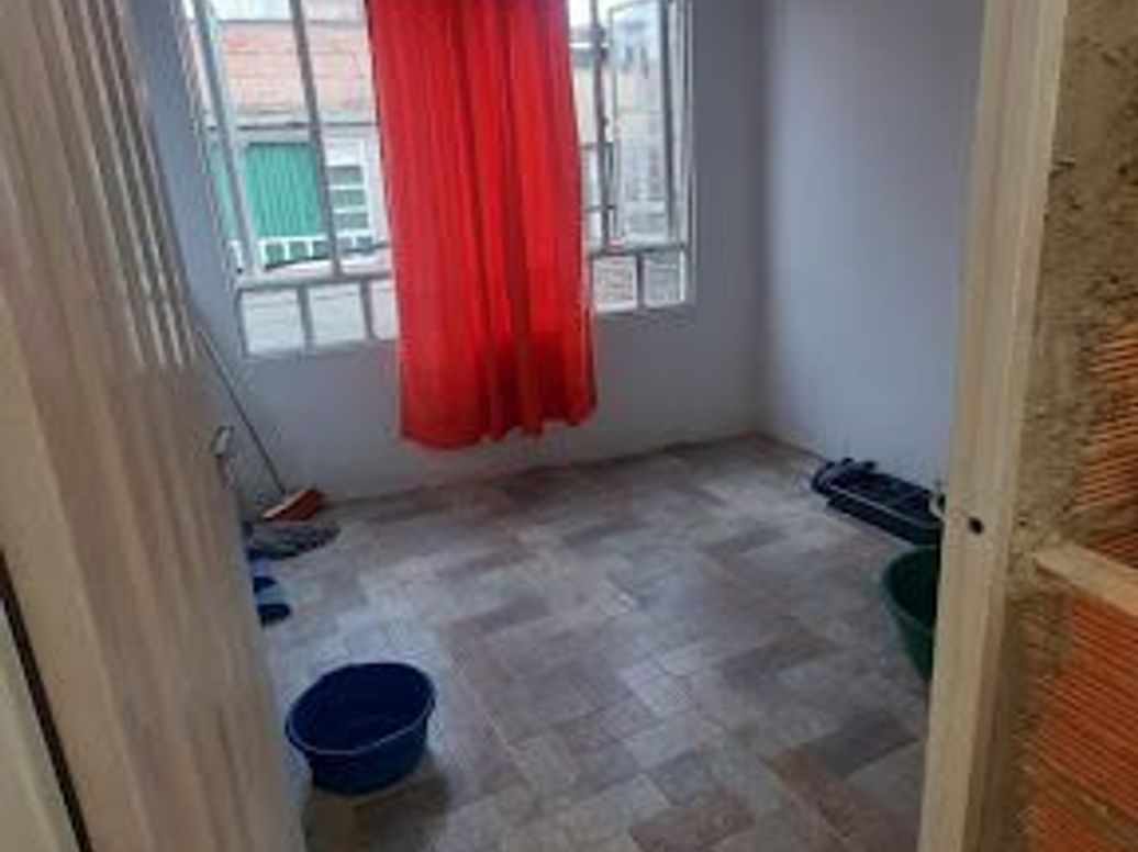 Casa de 9 alcobas en venta en Villa Gladys, Bogotá, 220 m² · foto 15 de 20