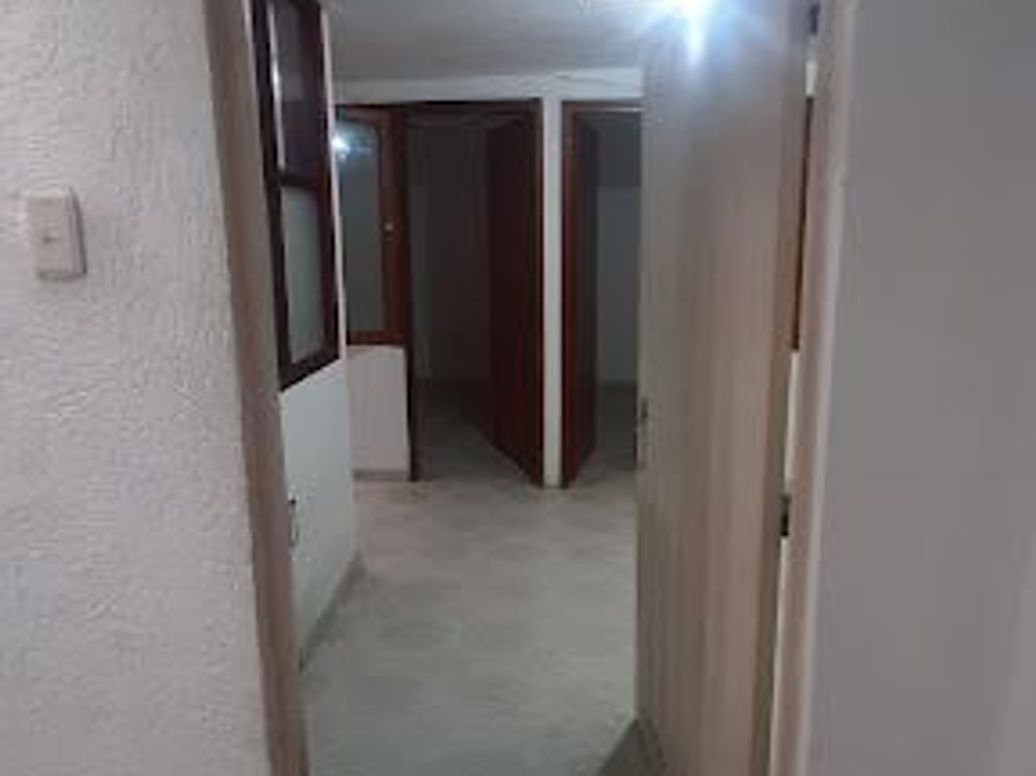 Casa de 9 alcobas en venta en Villa Gladys, Bogotá, 220 m² · foto 8 de 20
