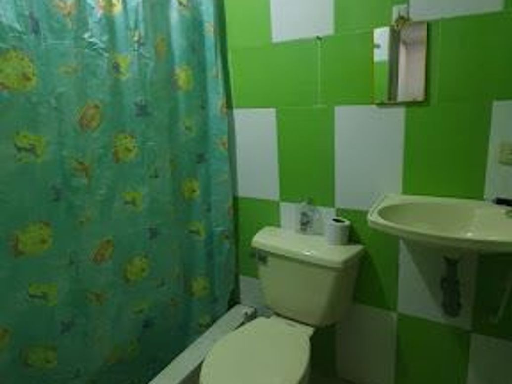 Casa de 9 alcobas en venta en Villa Gladys, Bogotá, 220 m² · foto 2 de 20