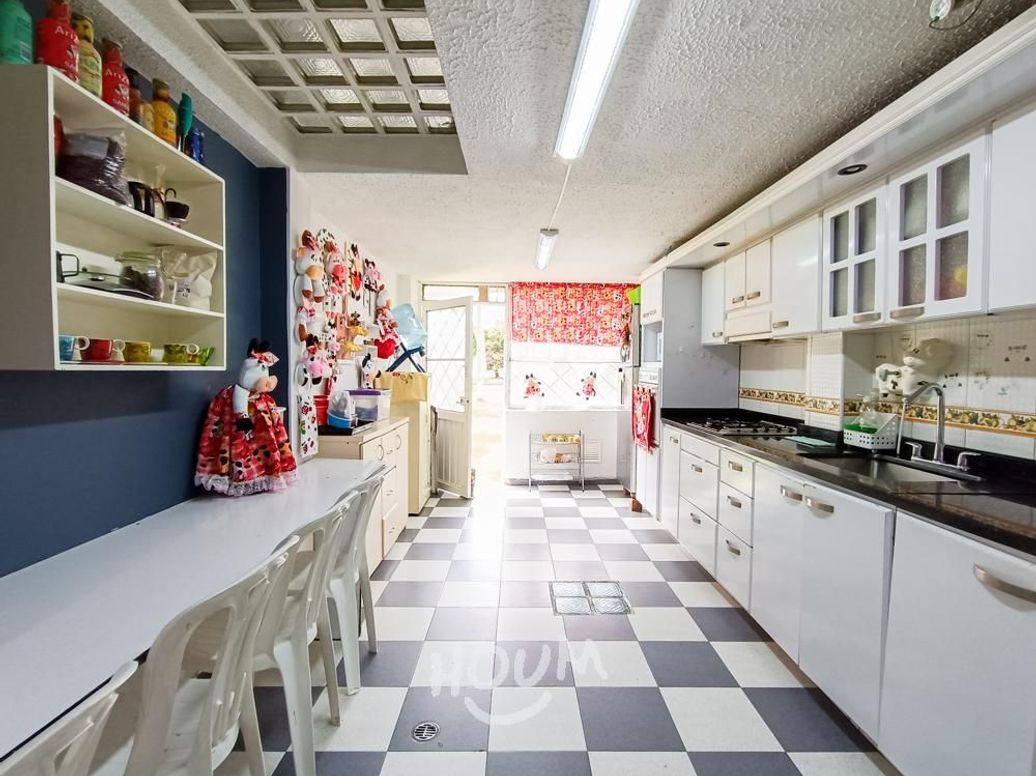 Casa de 7 alcobas en venta en Acacias, Bogotá, 220 m² · foto 13 de 20