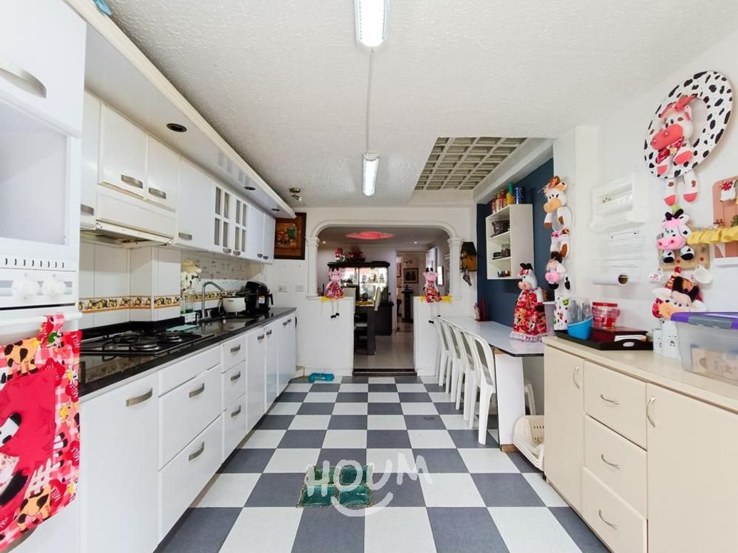Casa de 7 alcobas en venta en Acacias, Bogotá, 220 m² · foto 15 de 20