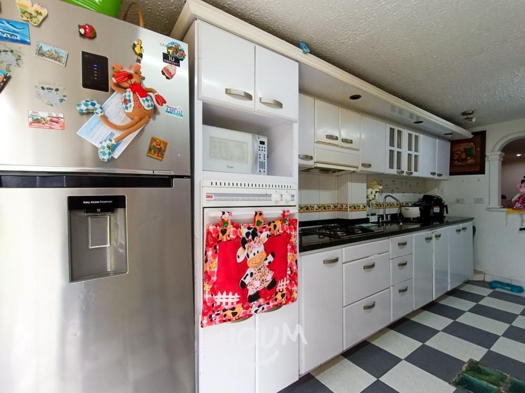 Casa de 7 alcobas en venta en Acacias, Bogotá, 220 m² · foto 16 de 20
