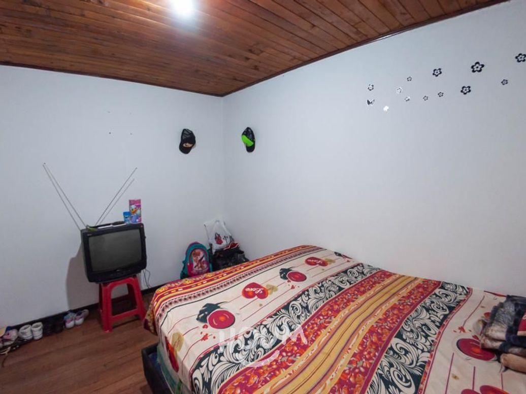 Casa de 13 alcobas en venta en Antonio Morales Galvis, Bogotá, 430 m² · foto 16 de 20