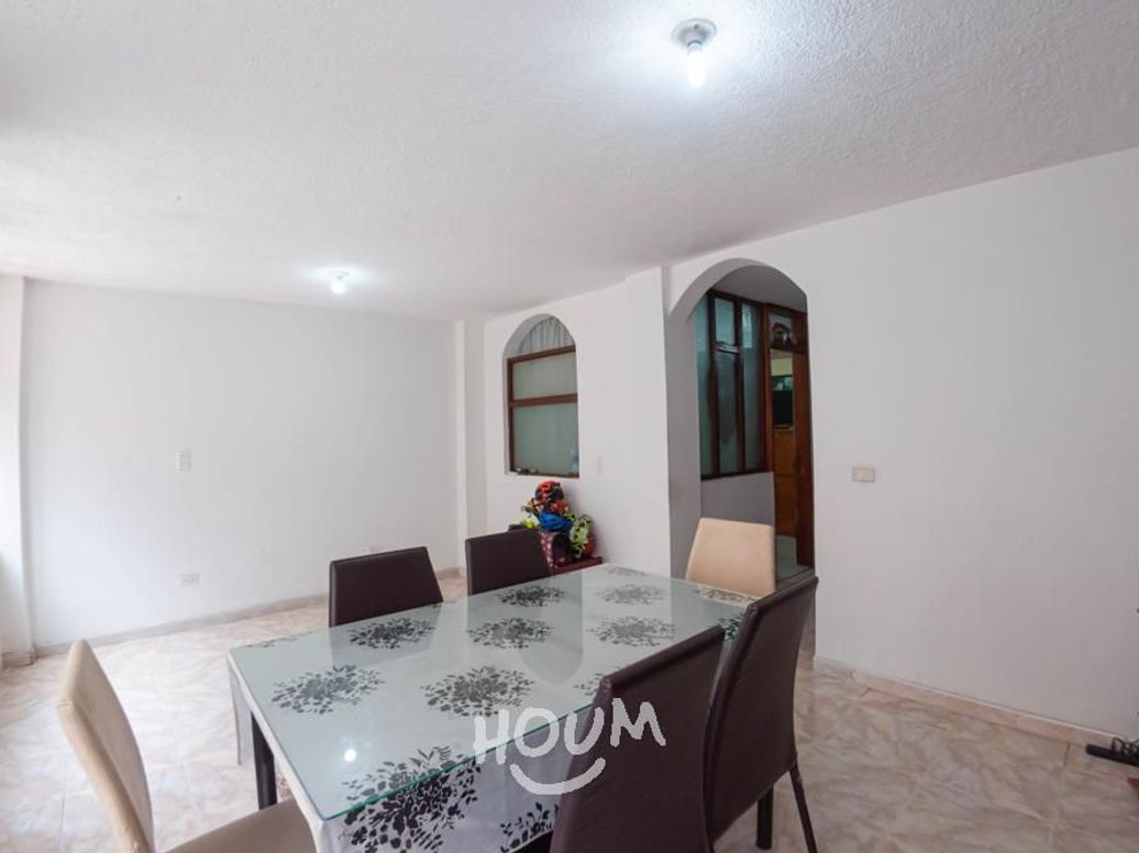 Casa de 5 alcobas en venta en Amaruc, Bogotá, 240 m² · foto 2 de 20