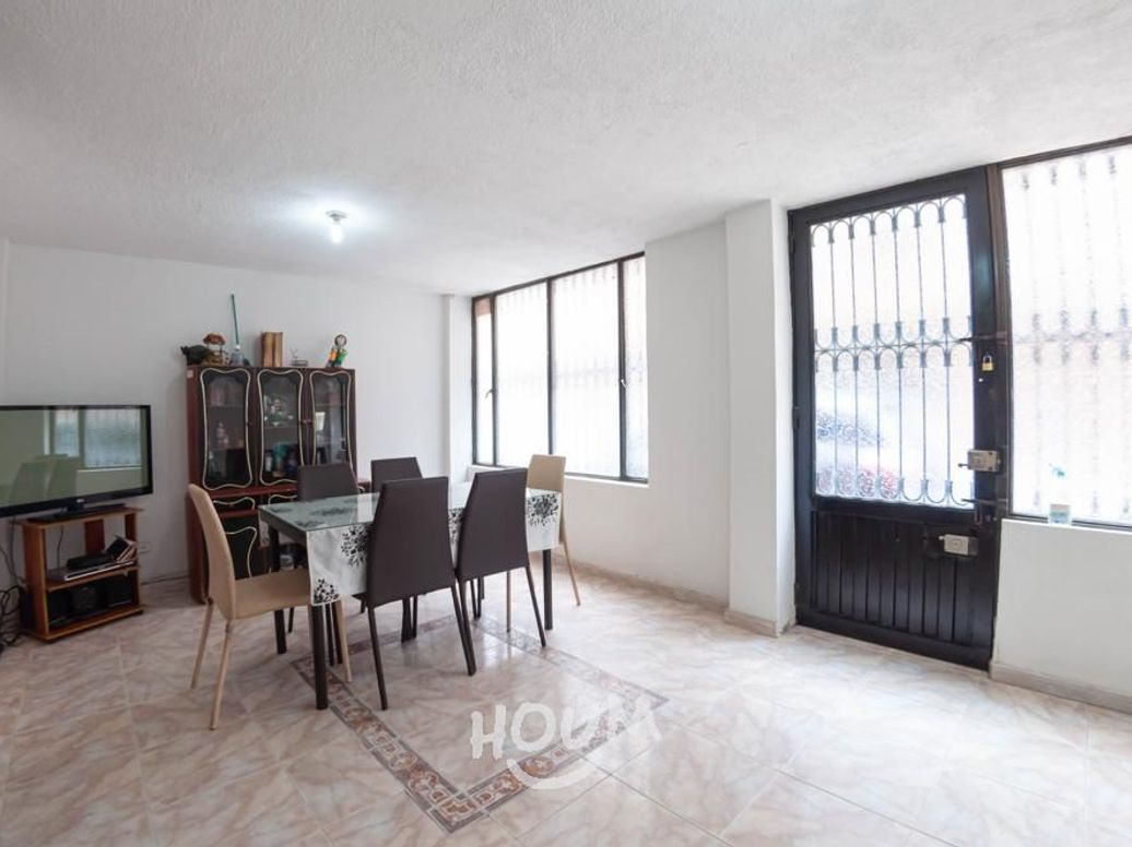 Casa de 5 alcobas en venta en Amaruc, Bogotá, 240 m² · foto 3 de 20