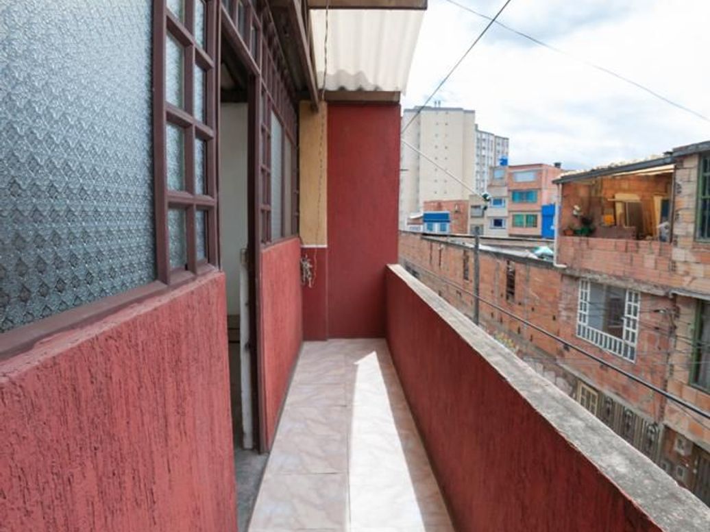 Casa de 5 alcobas en venta en Amaruc, Bogotá, 240 m² · foto 8 de 20