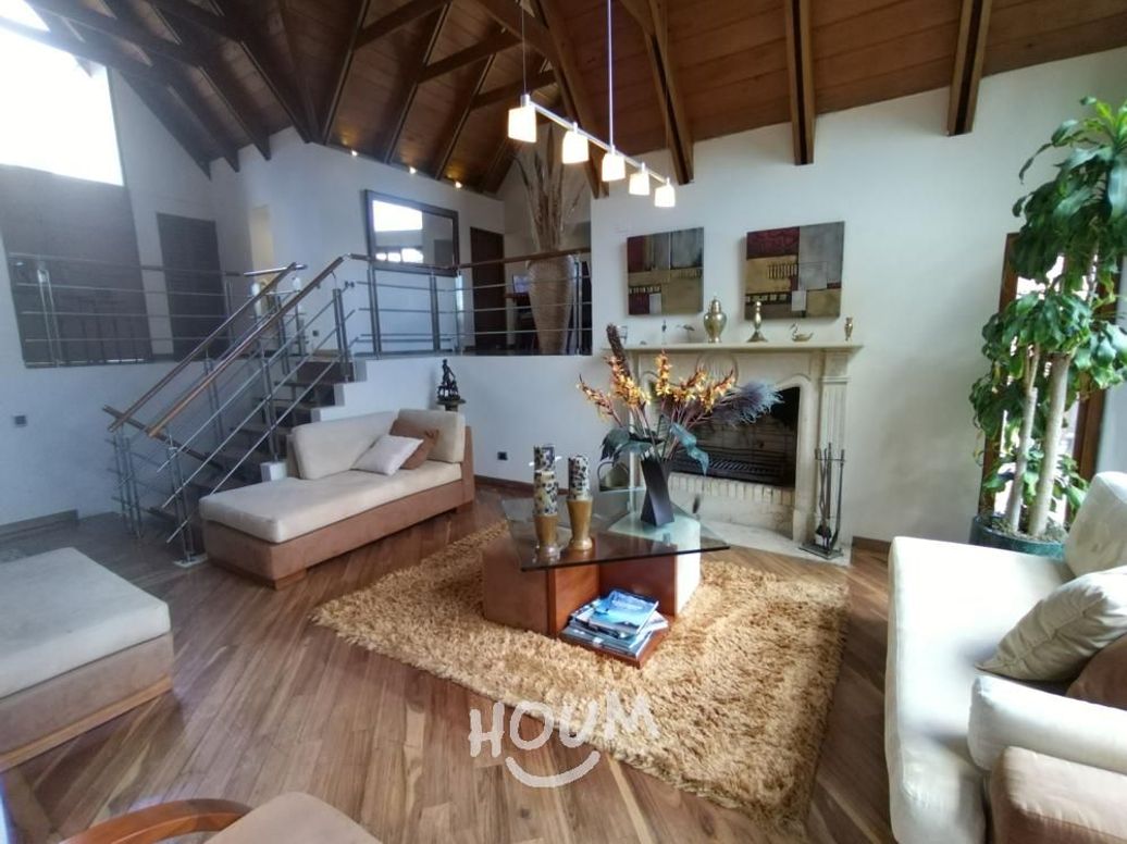 Casa de 5 alcobas en venta en Acacias, Bogotá, 650 m² · foto 2 de 20