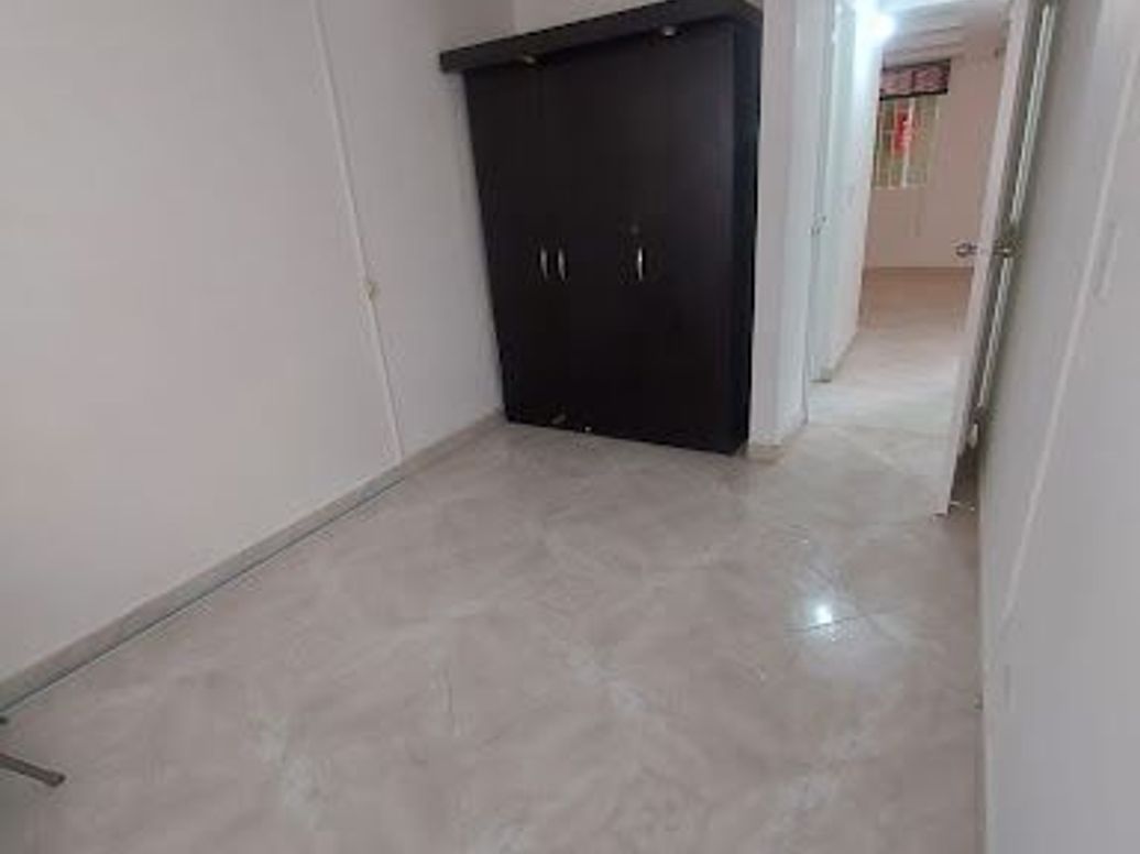 Apartamento de 3 alcobas en venta en Villas De Granada, Bogotá, 72 m² · foto 10 de 14