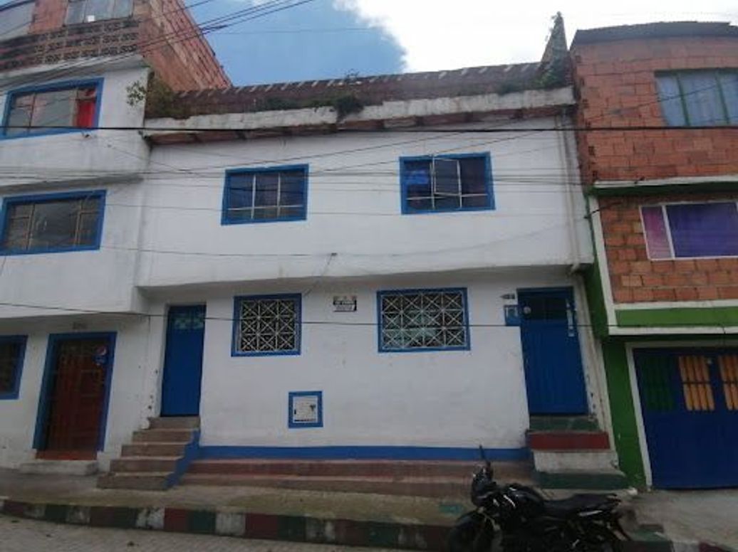 Casa de 9 alcobas en venta en Acacia 3 Parte Baja, Bogotá, 300 m² · foto 3 de 20