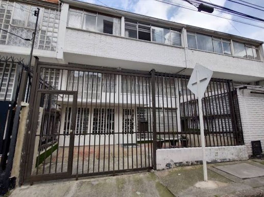 Casa de 5 alcobas en venta en Chapinero Alto, Bogotá, 213 m² · foto 2 de 20