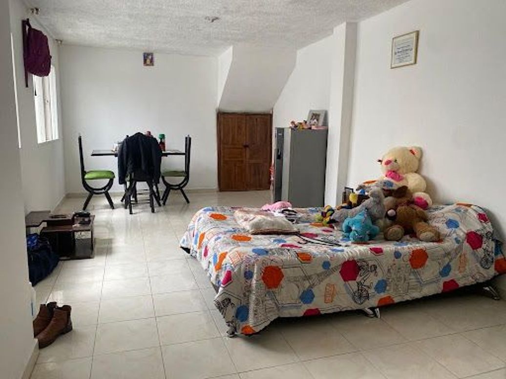 Casa de 5 alcobas en venta en Mandalay 1, Bogotá, 360 m² · foto 8 de 20