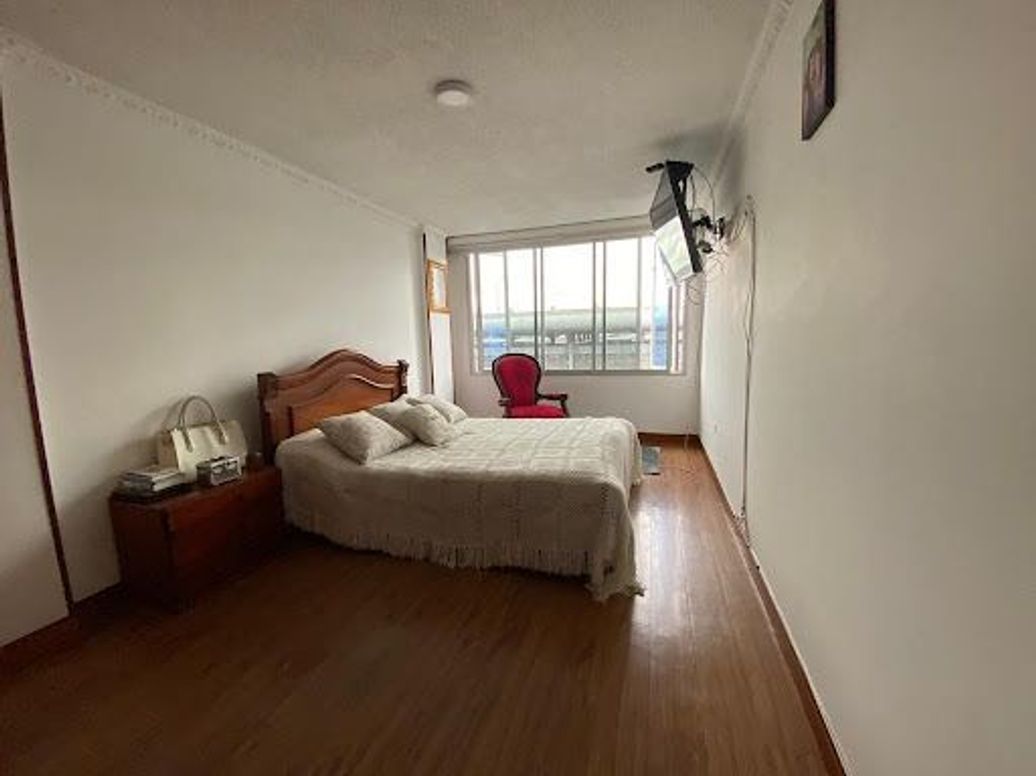 Casa de 5 alcobas en venta en Mandalay 1, Bogotá, 360 m² · foto 20 de 20
