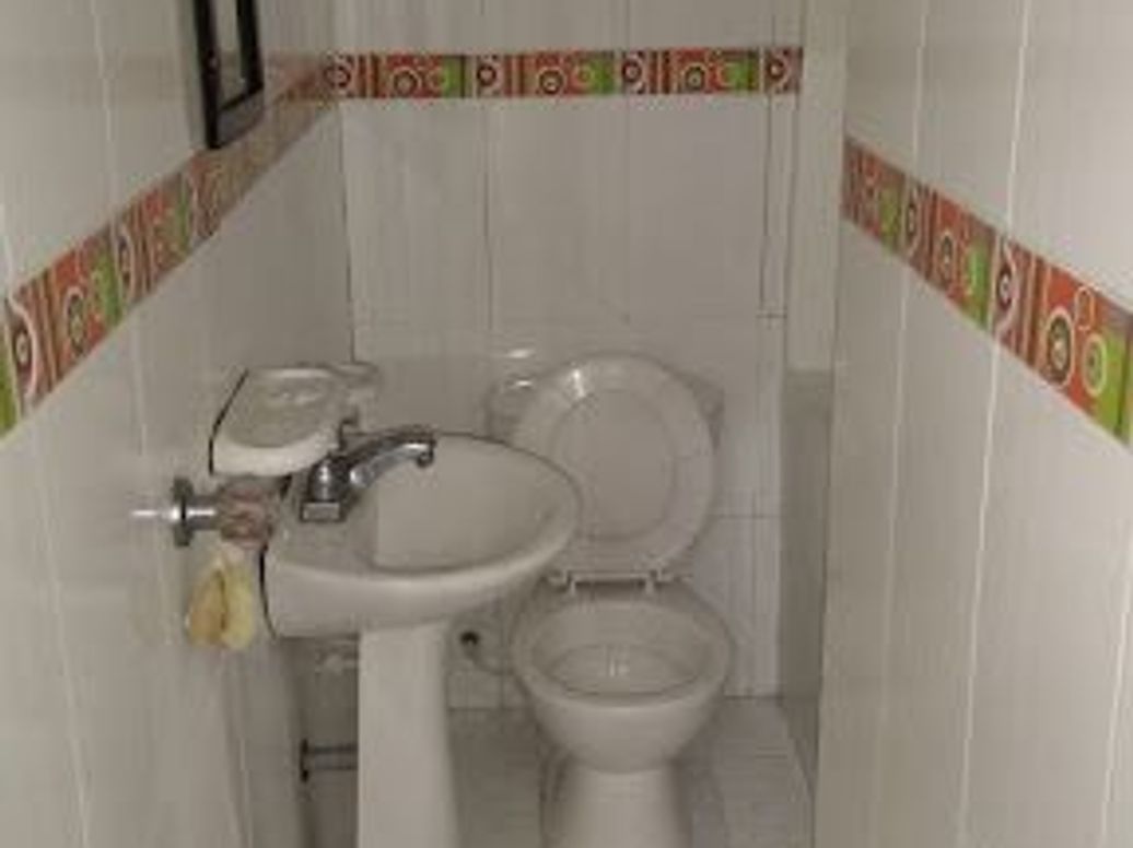 Casa de 5 alcobas en venta en Mandalay 1, Bogotá, 360 m² · foto 13 de 20