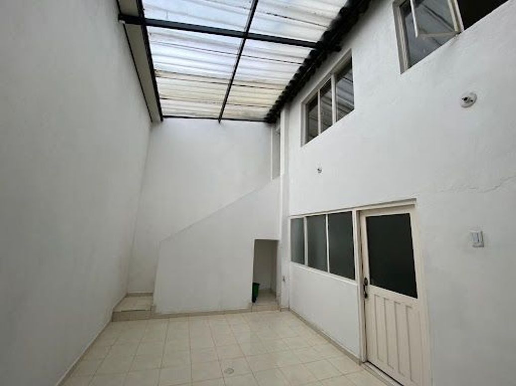Casa de 5 alcobas en venta en Mandalay 1, Bogotá, 360 m² · foto 5 de 20
