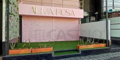 Oficina comercial primer piso 2 ubicado en el Barrio laureles, nos ofrece una área de 71 metros, cocineta semi-integral, 1 baño, piso en porcelanato, con servicios independientes.
Los datos de los inmuebles promocionados en la página web están sujetos a cambio y verificación de disponibilidad.