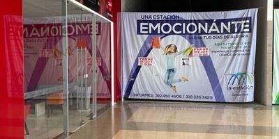 Local comercial en venta en Cali, idealmente situado en el Centro Comercial La Estación, Barrio Santander, Valle del Cauca. Este inmueble, para estrenar, cuenta con un área construida de 86 m², 10 baños y 1 parqueadero. Su ubicación estratégica, junto a las oficinas de Claro, garantiza visibilidad y flujo constante de clientes. Una oportunidad de inversión en Cali. Precio: $688,000,000. Contáctenos para más detalles sobre este local o para agendar su visita.