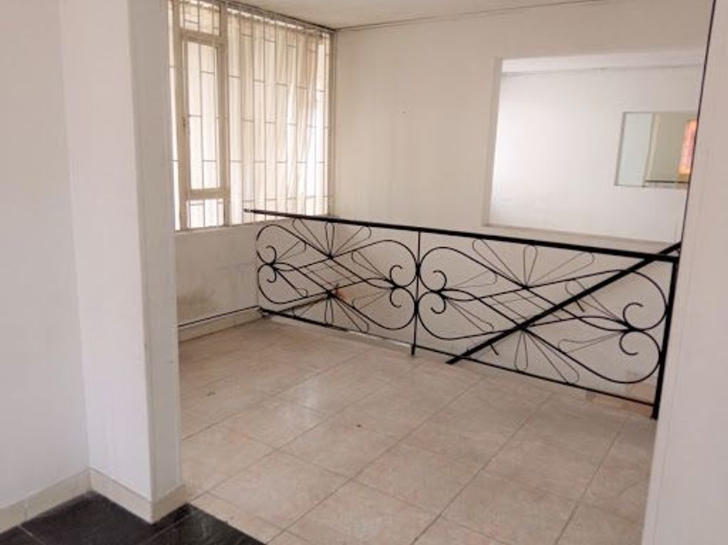 Casa de 5 alcobas en venta en Santa Isabel, Bogotá, 336 m² · foto 6 de 14