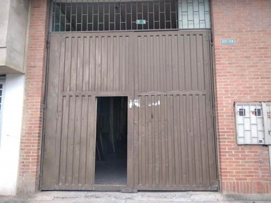 Casa de 9 alcobas en venta en Murillo Toro, Bogotá, 920 m² · foto 3 de 15