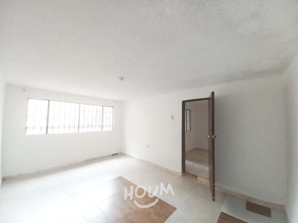 Casa de 7 alcobas en venta en 20 De Julio, Bogotá, 130 m² · foto 2 de 11