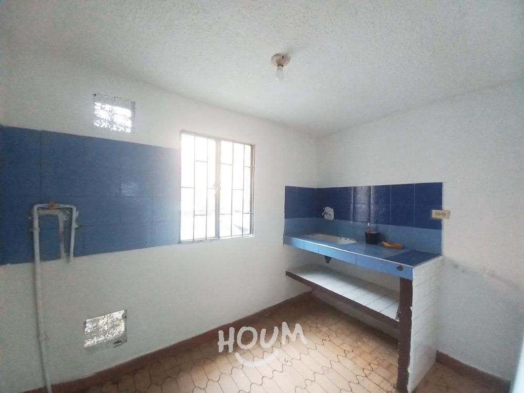Casa de 7 alcobas en venta en 20 De Julio, Bogotá, 130 m² · foto 8 de 11