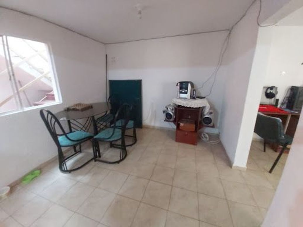 Casa de 5 alcobas en venta en Catalina, Bogotá, 216 m² · foto 4 de 14