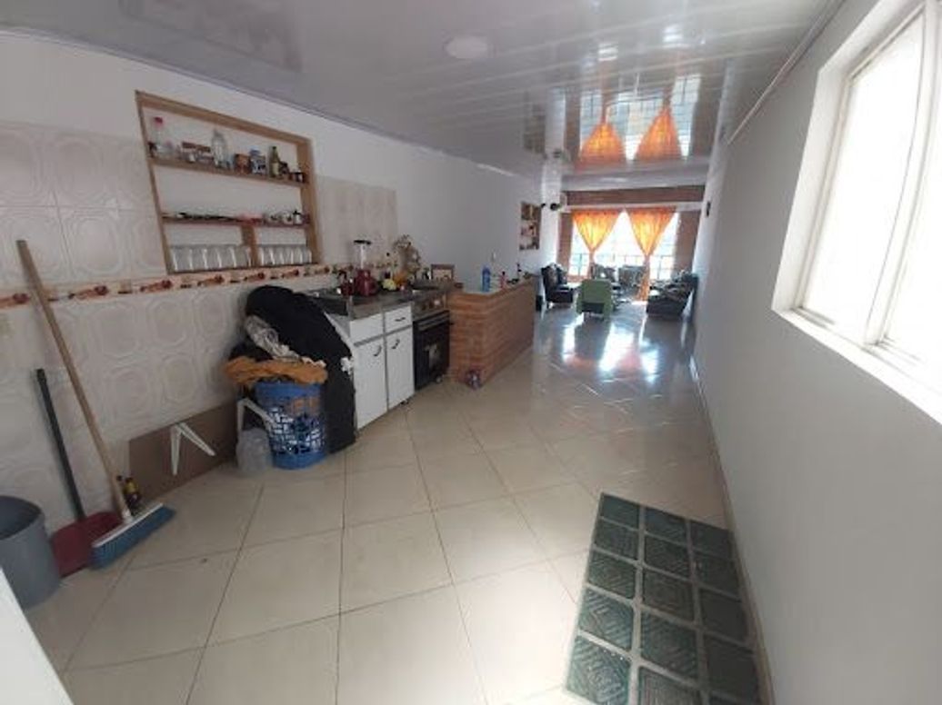 Casa de 5 alcobas en venta en Catalina, Bogotá, 216 m² · foto 3 de 14