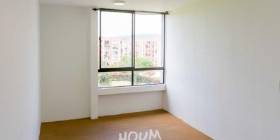 [VEN] ID HOUM: 92847

En Houm te ayudamos de forma fácil y segura. Los beneficios de comprar con nosotros:
    • Te ayudamos a conseguir financiamiento a través de una asesoría personalizada
    • Mediación y seguimiento de todo el proceso
    • Ponemos a tu disposición profesionales en notariado, registro y asesoría jurídica
¡Solo te preocupas de las firmas!

Departamento en venta, ubicado en el barrio Urbanización  Torcaza, con una superficie construida de 42.00 m² y superficie total de 42.00 m². 

Sus principales características son:

    • 3 dormitorios
    • 1 baño
    • Admite mascotas
    • Piso 6
    • Año de construcción: 2015
            
Además, el inmueble cuenta con las siguientes amenidades:

    • Salón de eventos

Si compras con nosotros, te brindamos asesoría personalizada durante todo el proceso.
Más que una inmobiliaria, somos Houm.
*Aplican T&C