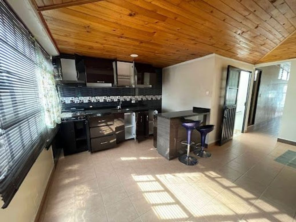 Casa de 6 alcobas en venta en Villa Inés, Bogotá, 288 m² · foto 9 de 19