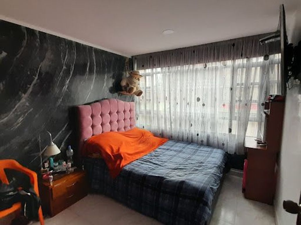 Casa de 6 alcobas en venta en Villa Inés, Bogotá, 288 m² · foto 13 de 19