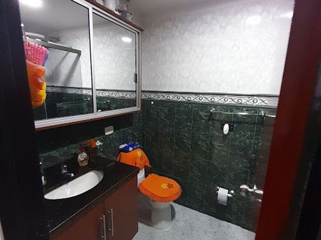 Casa de 6 alcobas en venta en Villa Inés, Bogotá, 288 m² · foto 14 de 19