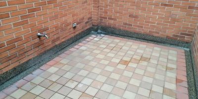 Codigo 19528. Apartamento en venta ubicado en envigado sector el portal valor administración $240.000 valor predial $2.150.000 semestral apartamento duplex cerca a centro comercial viva envigado, parque principal de envigado, avenida la vegas y transporte publico.comodidades sala-comedor, biblioteca, 3 alcobas, 3 vestier, 4 baños, cocina cerrada integral mixta, zona de ropas, balcón, terraza, 2 niveles, garaje sencillo, servicios públicos, red de gas y ascensor. en el segundo nivel se encuentra la alcoba principal, biblioteca y terraza con jacuzzi.