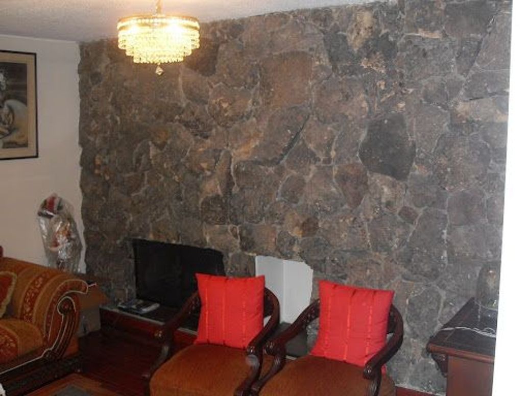 Casa de 5 alcobas en venta en San Patricio, Bogotá, 319 m² · foto 10 de 16