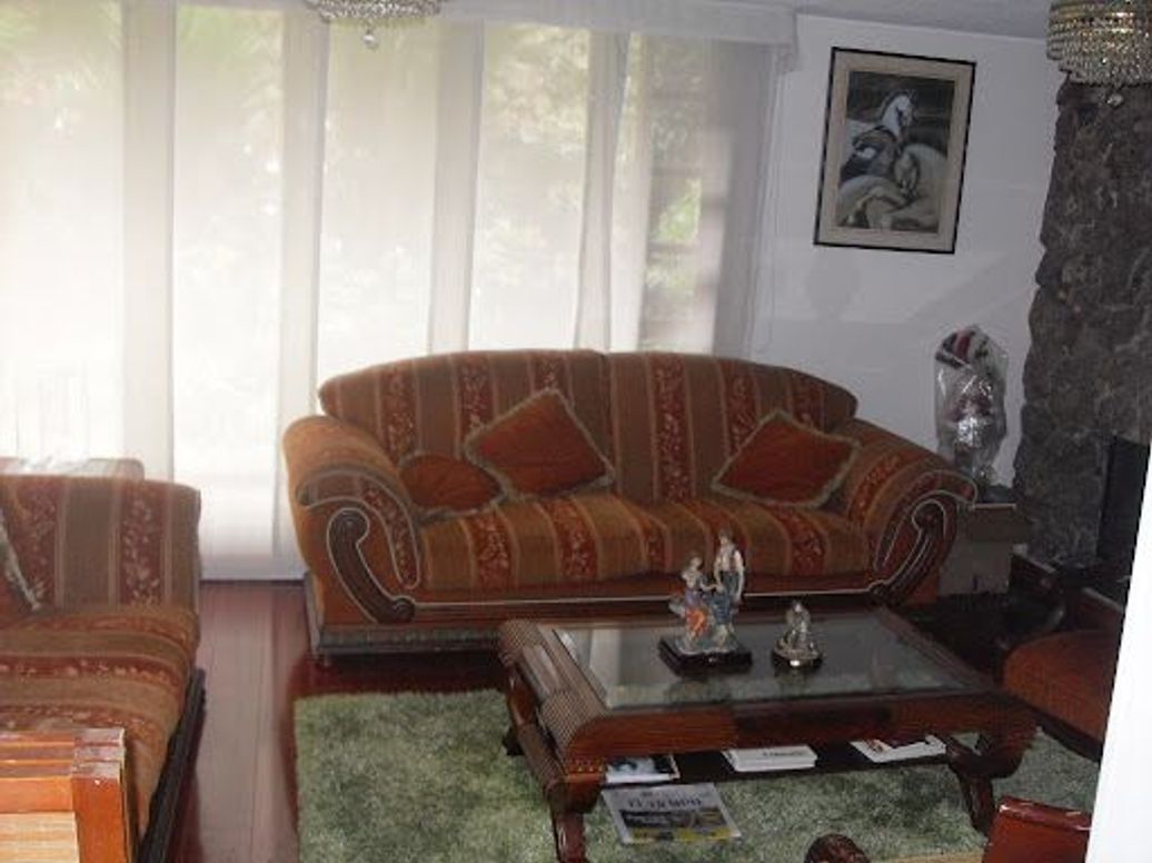 Casa de 5 alcobas en venta en San Patricio, Bogotá, 319 m² · foto 9 de 16