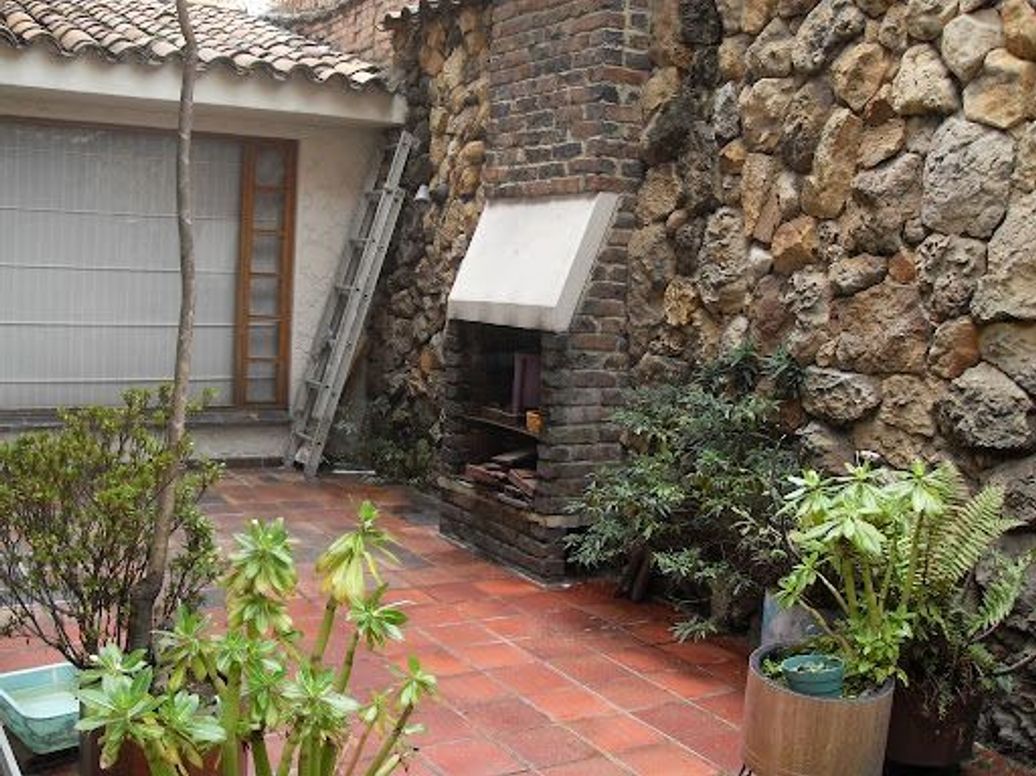 Casa de 5 alcobas en venta en San Patricio, Bogotá, 319 m² · foto 2 de 16
