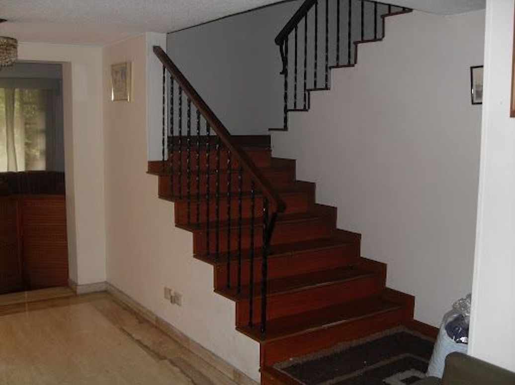 Casa de 5 alcobas en venta en San Patricio, Bogotá, 319 m² · foto 7 de 16