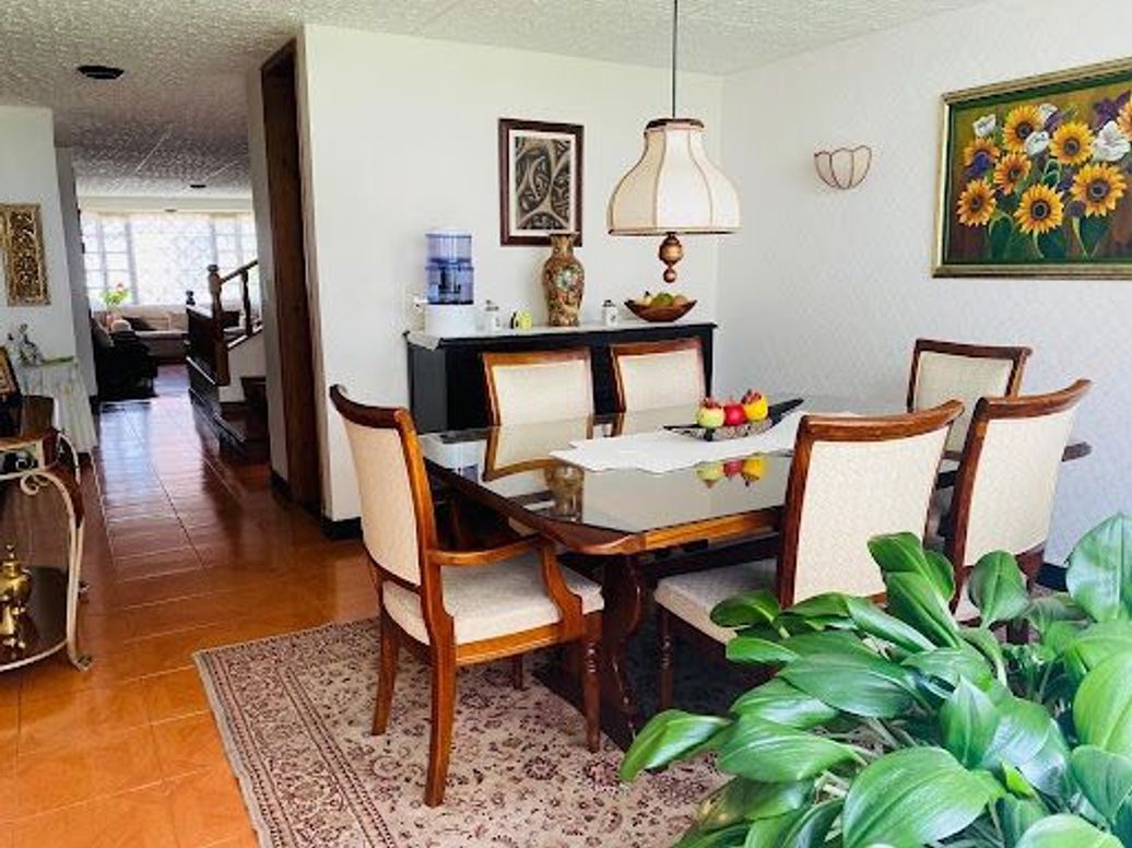 Casa de 4 alcobas en venta en Nueva Autopista, Bogotá, 240 m² · foto 5 de 18