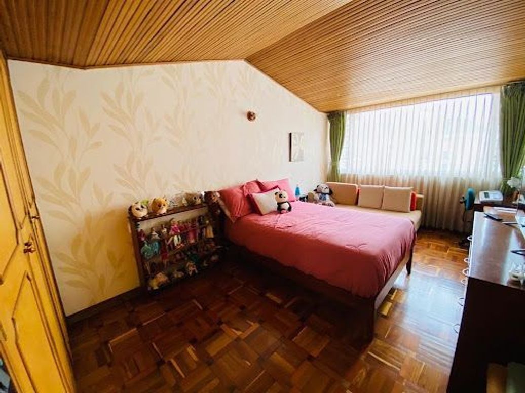 Casa de 4 alcobas en venta en Nueva Autopista, Bogotá, 240 m² · foto 11 de 18