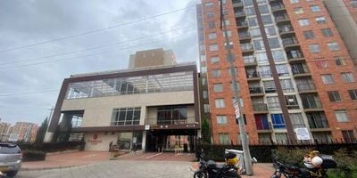 Apartamento amplio e  iluminado, de 65 M2, ubicado en Madrid Cundinamarca, en  el Conjunto Provenzal la Prosperidad, en  un séptimo  piso , servicios  de  agua luz  y  gas,  esta para estrenar  cuenta con  ascensor ,el apartamento consta de tres alcobas dos closet,  la principal con baño privado, sala comedor con balcón, un  baño, cocina integral con mueble, calentador  a  gas,  y zona  de  ropas, cuenta con puertas. El conjunto nos ofrece salón comunal, parqueadero comunal, parques infantiles zona BBQ y próximamente  piscina,  cómodas vías de acceso  como la carrera  23  y a  la variante  de Madrid, a  25  minutos  del  Aeropuerto El  Dorado, a 10 minutos  del  parque  las  flores,  cerca  del  Centro  Comercial  Casa  Blanca y  Centro  Comercial  Madrid.