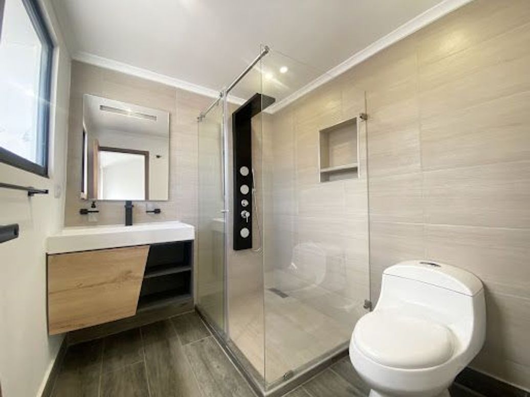 Casa de 5 alcobas en venta en Alhambra, Bogotá, 390 m² · foto 15 de 20