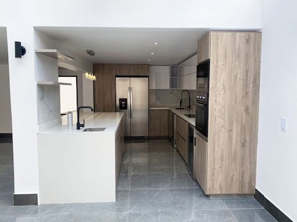 Casa de 5 alcobas en venta en Alhambra, Bogotá, 390 m² · foto 5 de 20