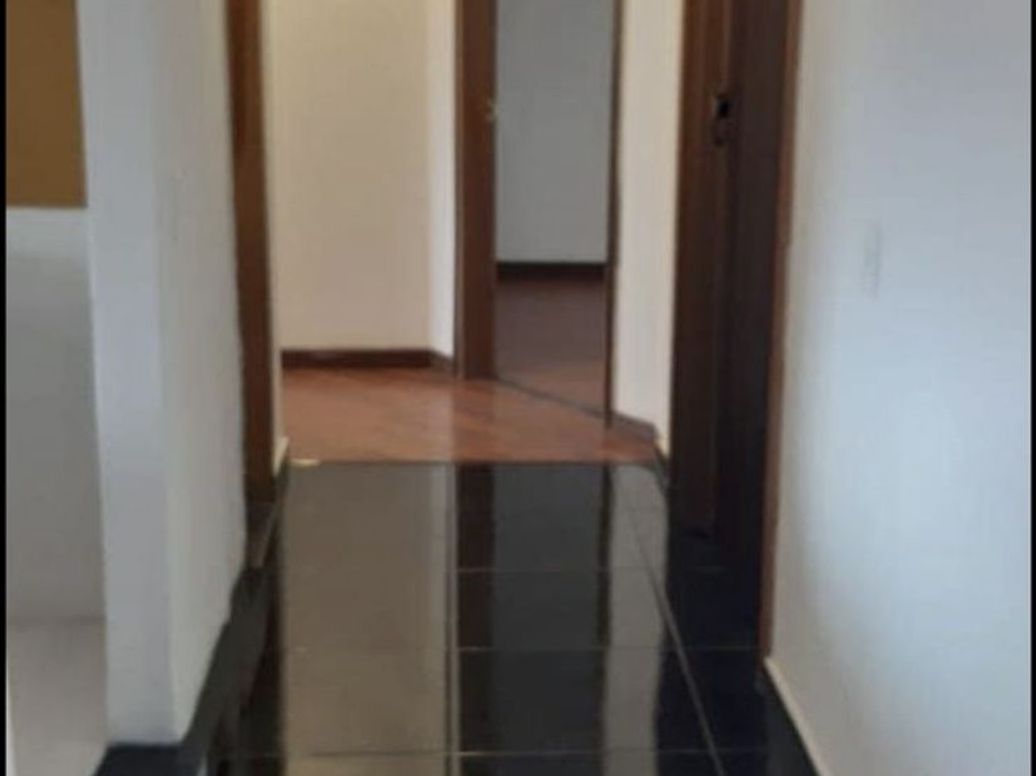 Apartamento de 2 alcobas en venta en Santa Barbara Central, Bogotá, 128 m² · foto 3 de 14