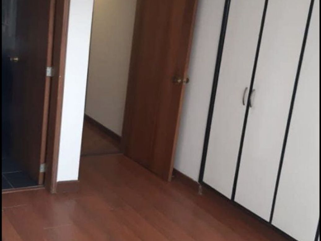Apartamento de 2 alcobas en venta en Santa Barbara Central, Bogotá, 128 m² · foto 2 de 14