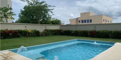Hermosa cabaña a la venta en el exclusivo lugar Palmarito beach, entre la cuidad de Barranquilla y Cartagena.

La cabaña tiene salida al mar, cuenta con cuatro habitaciones amplía, cuarto de servicio.

Es de dos piso, además cuenta con piscina privada, bbq, una amplia zona verde. 

El recito cuenta con seguridad privada.

 

Su precio es negociable!!

 
