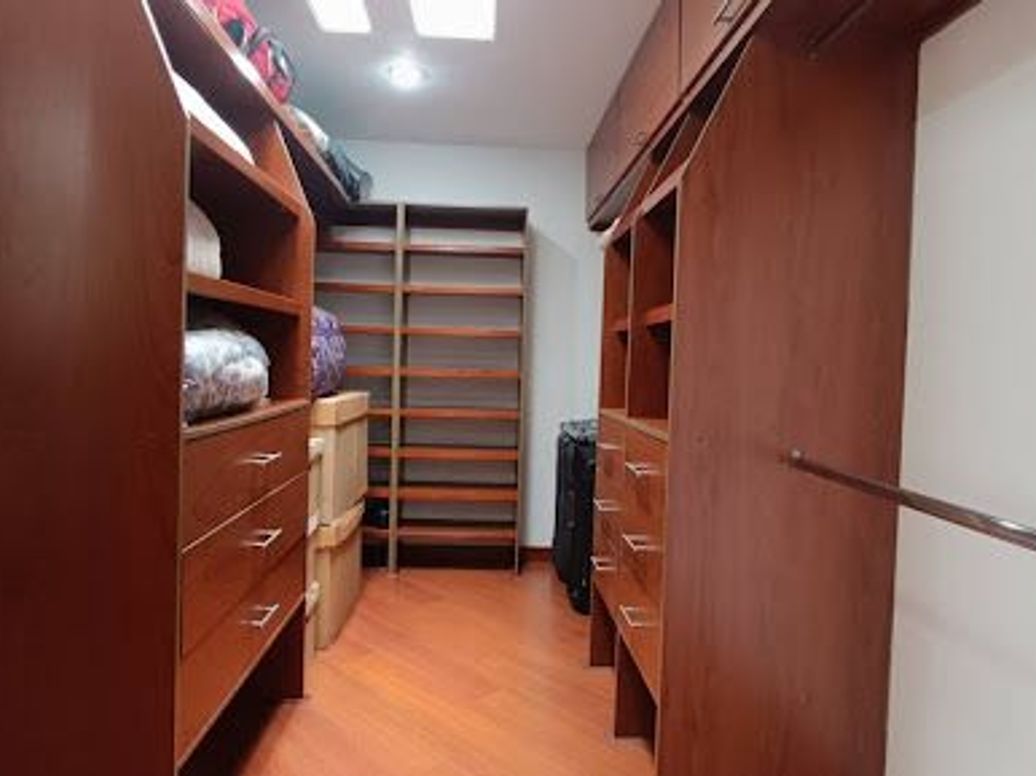 Apartamento de 4 alcobas en venta en Colina Campestre, Bogotá, 194 m² · foto 11 de 20