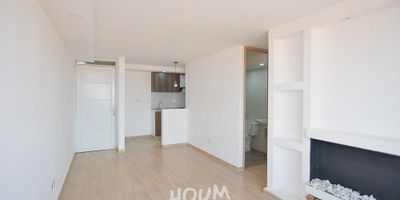 [ARR] ID HOUM: 98385

Entérate de todos los beneficios al arrendar con nosotros:
    • Asistencia e intermediación con el propietario
    • Firma tu contrato online
    • Arrienda sin burocracia, sin papeleos ni notarías

Departamento en arriendo, ubicado en el barrio San Carlos, con una superficie construida de 60.00 m² y superficie total de 62.00  m². 

Sus principales características son:

    • No amoblado
    • 3 dormitorios
    • 2 baños
    • No Admite mascotas
    • Cocina tipo americana
    • Piso 13
    • Año de construcción: 2020
            
Además, el inmueble cuenta con las siguientes amenidades:

    • Salón de eventos
    • Vigilancia 24 hrs
    • Ascensor
    • Zona de juegos
    • Alberca
    • Gimnasio
    • Zona de asadores

Si arriendas con nosotros, te brindamos asesoría personalizada durante todo el proceso.

Requisitos para arrendar con nosotros:

    • Arrienda sin codeudor*, fácil, rápido y seguro
    • Demuestra un ingreso mensual neto de al menos 2.5 veces el valor del arriendo (los ingresos mensuales se pueden complementar por las personas que vivirán en este inmueble)
    • Completa tu información básica y mándanos tus extractos bancarios o documentos que demuestren tus ingresos
    • No debes tener reportes negativos en centrales de crédito
        

IMPORTANTE:

    • Te invitamos a agendar una visita a esta propiedad
    • Si tienes alguna duda por favor puedes solicitar más información desde los portales como también contactarte directamente con nosotros
    
Más que una inmobiliaria, somos Houm.
*Aplican T&C