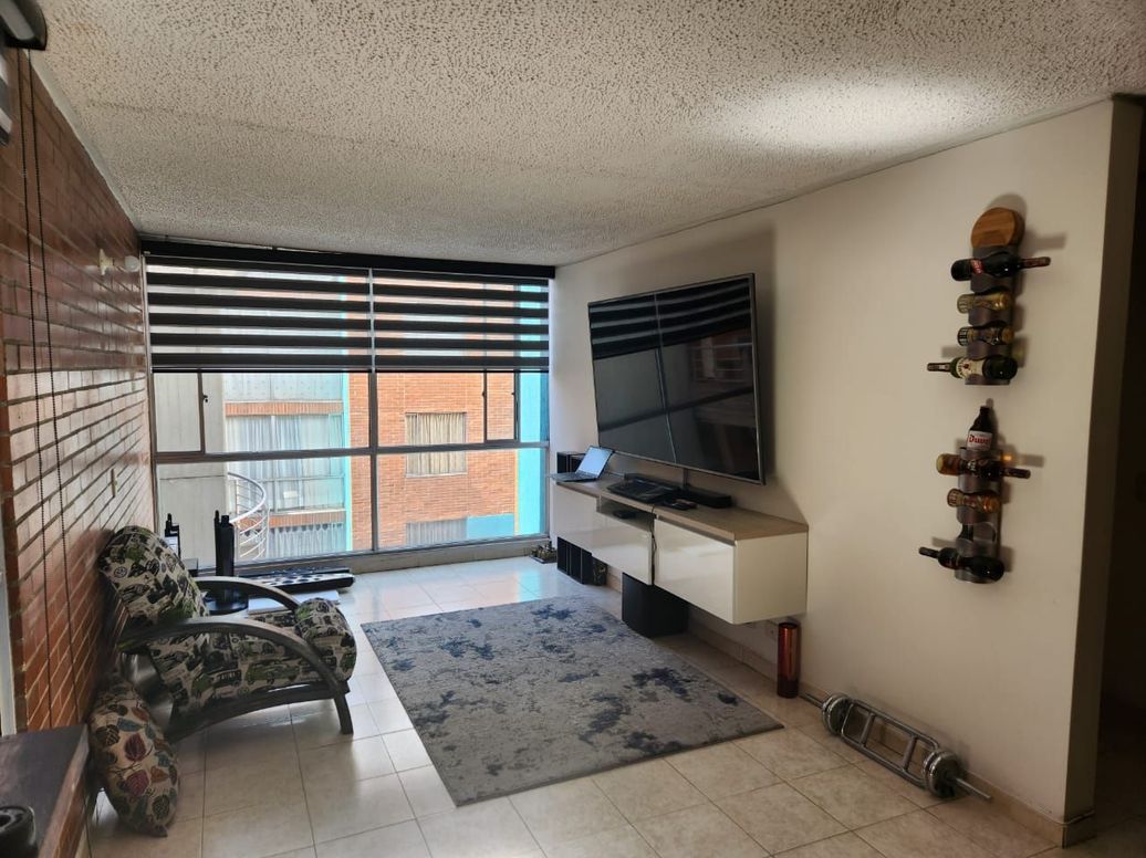 Apartamento de 3 alcobas en venta en Villemar Fontibon, Bogotá, 60 m² · foto 2 de 15