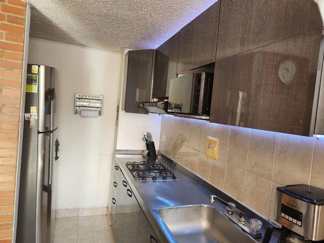 Apartamento de 3 alcobas en venta en Villemar Fontibon, Bogotá, 60 m² · foto 3 de 15