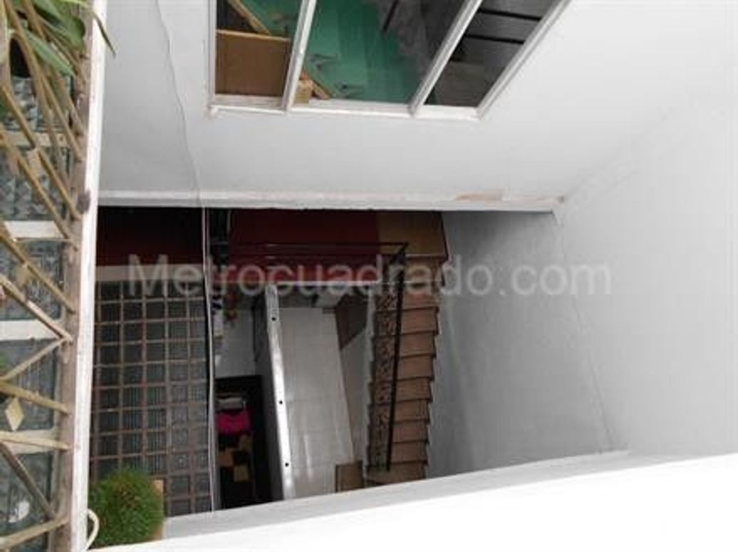 Casa de 12 alcobas en venta en Flandes, Bogotá, 300 m² · foto 4 de 8